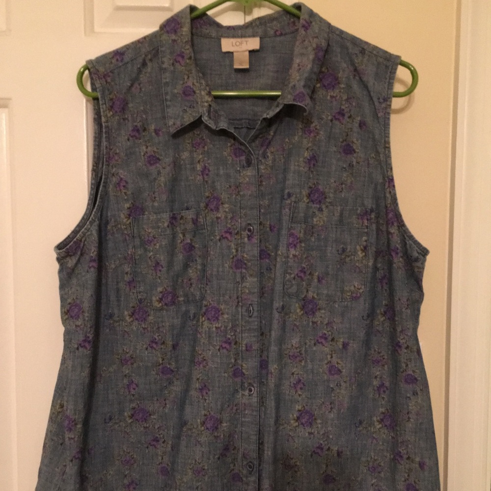 Sleeveless chambray button down top